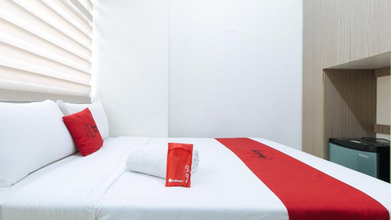 Reddoorz Plus @ Urban Deca Tower Edsa 2 Mandaluyong Luaran gambar